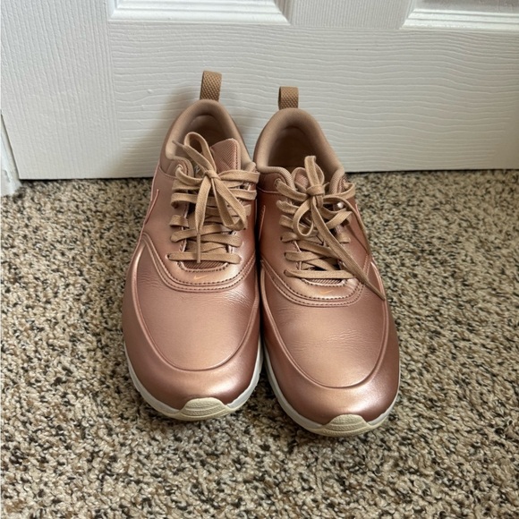 Nike Air Max Thea Metallic Rose Gold Street Sneaker Size 9 - Picture 5 of 14